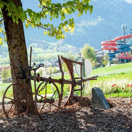 Mountain With Balcony For Families * Fuegen