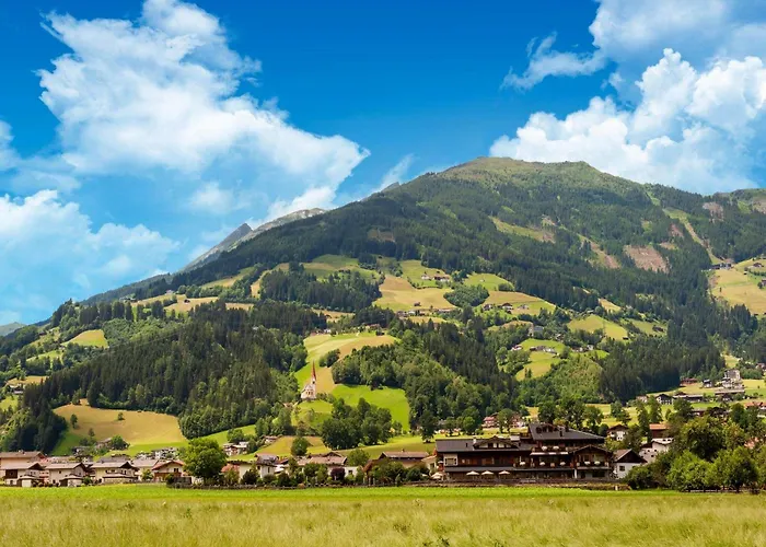 In Tyrol Near Lift בית נופש פוגן